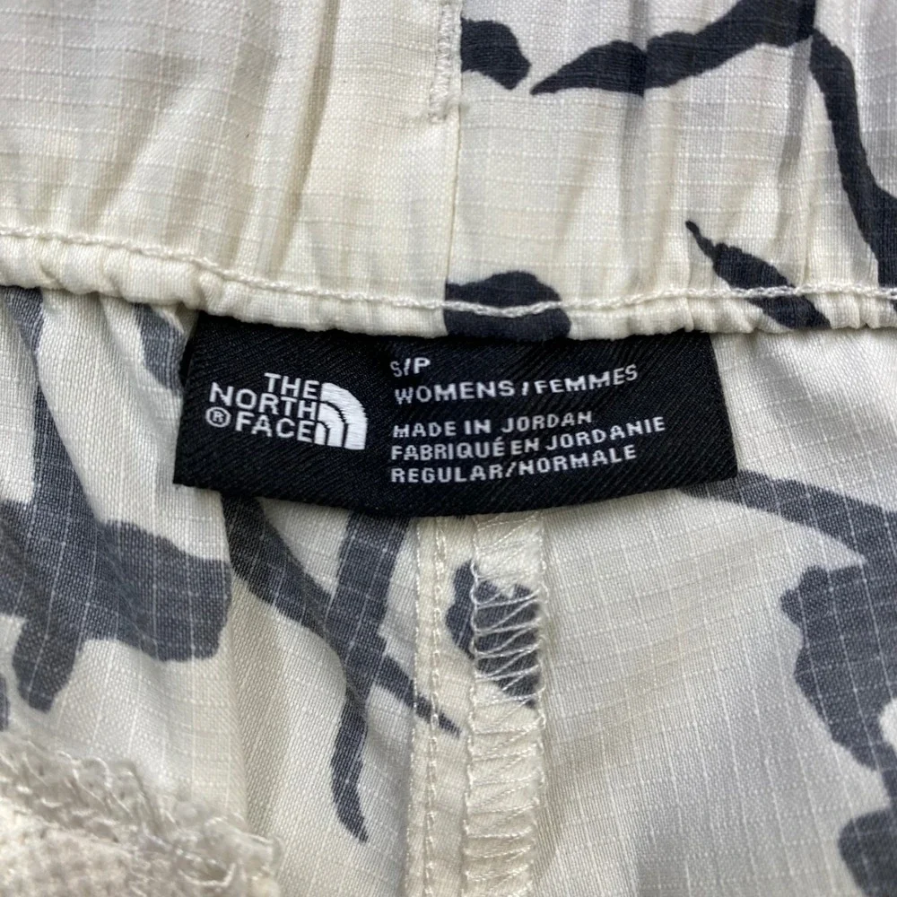 The North Face Womens Class V Pathfinder Shorts White Black Abstract Size Small